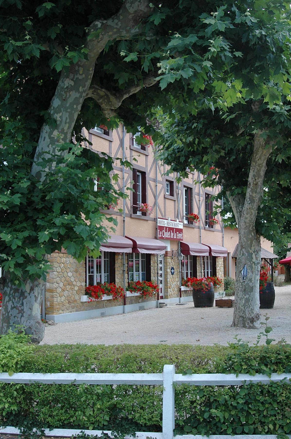 Le Chalet De La Foret Logis Hotel 3 Etoiles Et Restaurant Vierzon Exterior foto